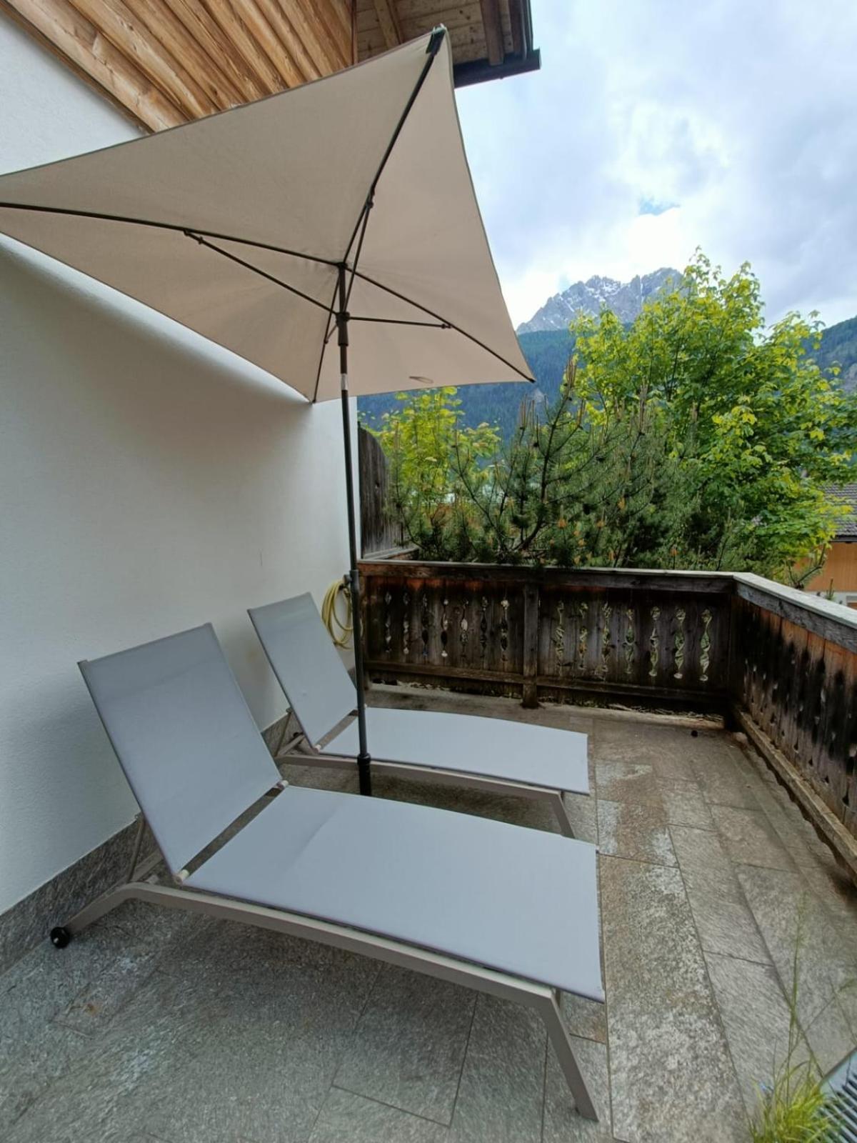 Appartamenti Sonnenuhr Sexten Esterno foto